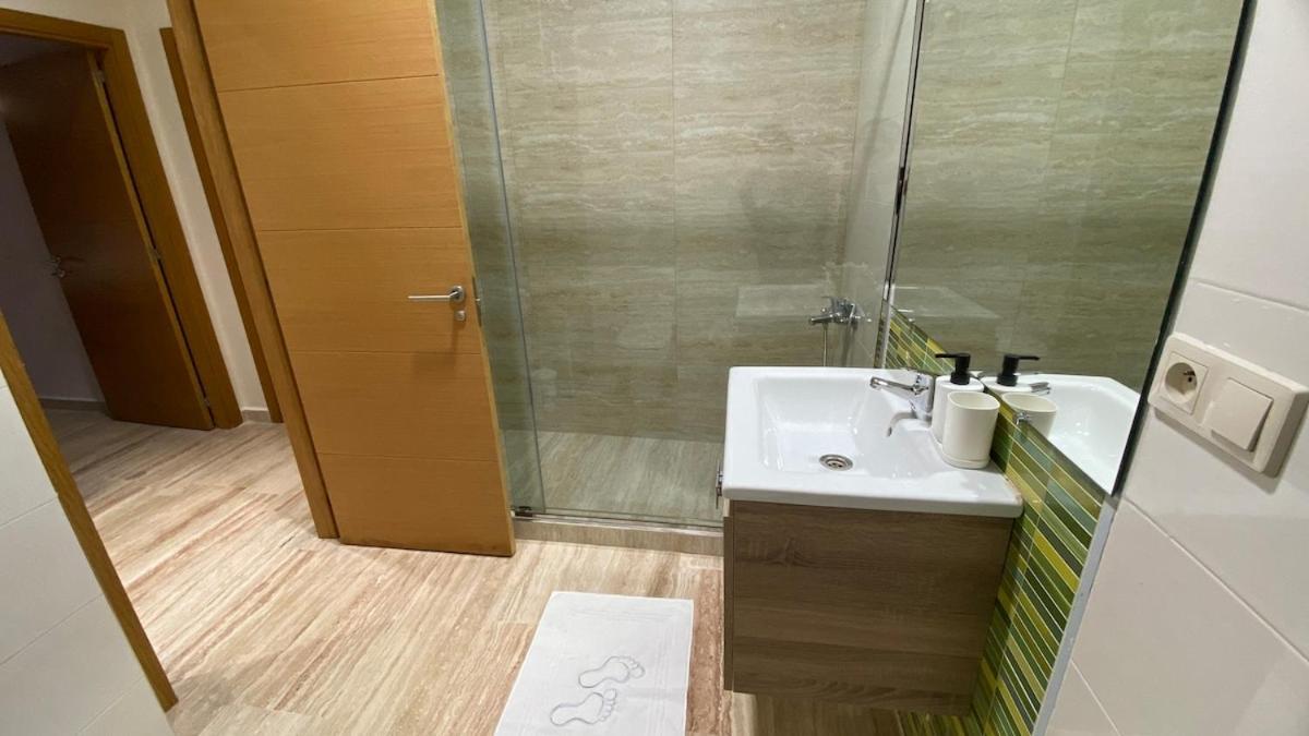 Family 5 Min To Corniche, 2 Min To Tgv Apartment